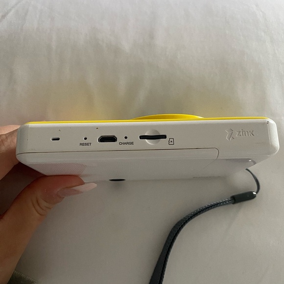 Canon IVY CliQ Instant Camera Printer - Picture 4 of 5